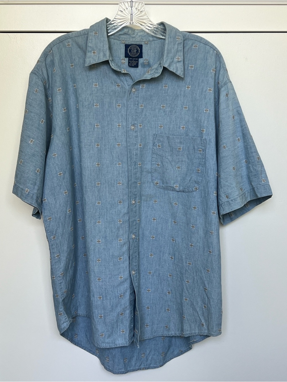 GAP men’s Blue Short-Sleeve Button-Up Shirt